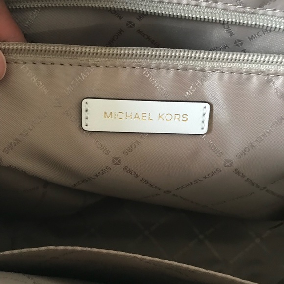 🌼Michael Kors Set - Picture 10 of 16